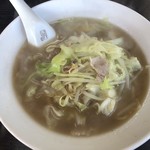 大珉 - 豚肉とキャベツとモヤシだけが乗って他店とは違う、スープも他店とは違う独自の味でとても美味しいです！