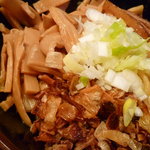 辛しや - めんま・揚げねぎ・ねぎサイド
