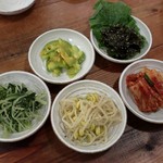 韓味一 朴邸 - 韓国海苔の佃煮、白菜キムチ、胡瓜キムチ、豆もやしナムル、水菜ナムル