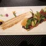 ラトリエ ドゥ ジョエル・ロブション - 季節の野菜のタルト仕立て　タプナードとミモレットと共に