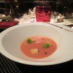 ラトリエ ドゥ ジョエル・ロブション - 冷たいトマトのガスパチョ　クルトンを浮かべて