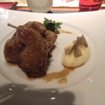 ラトリエ ドゥ ジョエル・ロブション - ドンブ産うずらにフォアグラを詰めキャラメリゼに　ポテトピュレを添えて