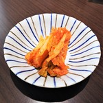 東海苑 - キムチ。