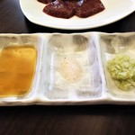 東海苑 - レバーはゴマ油と塩で。