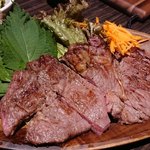 阪神球団公式個室居酒屋　阪神タイガース酒場 - 【高山選手】好物の焼肉レタス巻き 899円