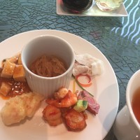 中国料理 「王朝」 ヒルトン名古屋 - 海の幸三種の四川風あえ物・イカのすり身の揚げ物・クラゲの冷菜・豚バラ肉の冷しゃぶ等