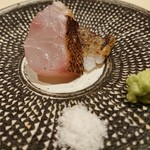 すし宮川  - イサキの混布締め炙り