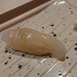 すし宮川  - メイチダイ（フエフキダイ科）