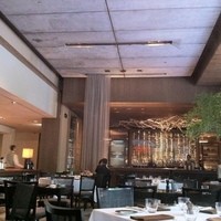 オーク ドア - 開放感のある素敵な空間です。
