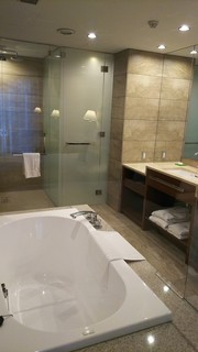 LE GRAND - バスルームは外資系ホテルっぽいレイアウト