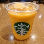 スターバックス・コーヒー - マンゴーパッションティーフラペチーノ Grande ¥490 