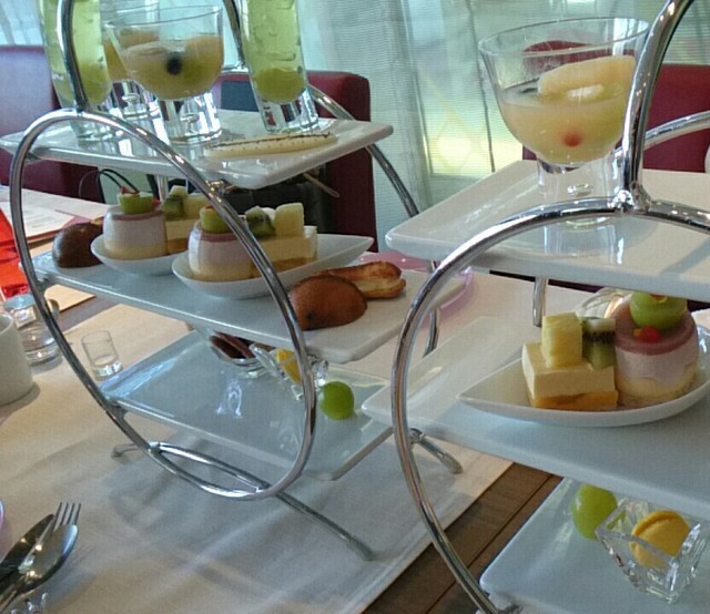 限定5食 豪華なアフタヌーンティーセット By 三つ葉のクローバー カジュアルダイニング ウルバーノ Casual Dining Urbano 岡山 カフェ 食べログ