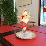 マリエ - 桃パフェ