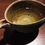 Teuchi Soba Mitani - 地酒はこちらの容器で。