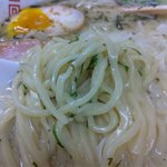 らーめん弥七 - 弥七 塩ラーメン 麺アップ