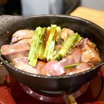 Nishishinjuku Fujiya - レバ煮ラ  590円
                        目の前で煮るのでグツグツと油が飛び散る。
                        レバは半生で食べたいけどニラが生になってしまうw