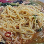 ラーメン SunQ - 麺は揚げ麺ていうか、混ぜ麺(笑)