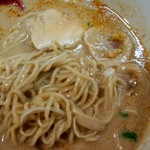 さわだの担々麺 - 麺と鶏チャーシュー、煮卵