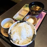 とんかつ みそ家 - ごはん・味噌汁・茶碗蒸し