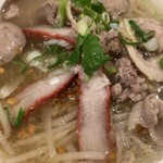 サワディー 神田バル横丁店 - タイラーメン\880-