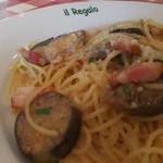 イル レガーロ - ランチメニュー　さとちゃんズッキーニ(本日は茄子)とベーコンのスパゲティー　1500円