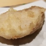 にい留 - (25)白甘鯛(愛媛県八幡浜産・3kg・1ヶ月熟成)
      白甘鯛を頂くとフワッとした食感で、熟成された甘さが口腔内に拡がります。
      とてもお店で放血されたとは思えません。
      魚の扱いの技術も凄いです！