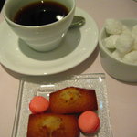 オーグードゥジュール メルヴェイユ - プチフールとカフェ　ｂｙ すぷちん