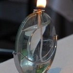 OTTO SETTE - テーブルに置いてあるのはシンプルなデザインのアルコールランプ