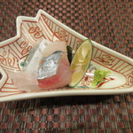 照寿司 - 天然縞鯵と目一鯛