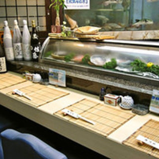 【テーブル席有り】【カウンター席有り】ゆったりとお寿司をお愉しみください。
