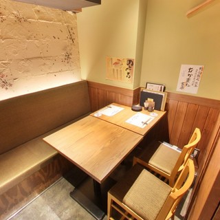 【接待や会食に最適】～4名様広々テーブル席