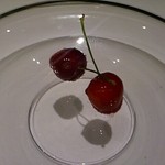 フロリレージュ - さくらんぼ飴のコーティングは佐藤錦