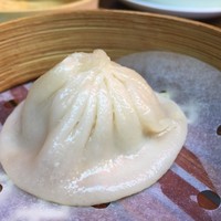 ワキヤ 一笑美茶樓 - 小籠包  肉汁たっぷり上海小籠包  250円