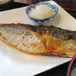 となりの食堂 - 立派な鯖だ