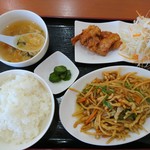 中華食堂 - 青椒肉絲定食680円☆ﾒﾆｭ-にはｻﾞ-ｻｲ付とあったけど青きゅうり…☆ご飯たっぷりでﾎﾞﾘｭ-ﾑあって美味しかった☆8/27