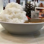 喫茶 田川 - 中盛カレー真横