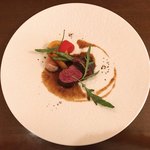 カンガルーのロースト エシャロットのクーリソース