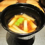 おおたに - おくらと白ずいきの 赤出汁。　　　　　2018.08.24
