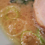 いずみ家 - らーめん並・ほうれん草　ズームアップ