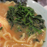 いずみ家 - ほうれん草を投入し啜る