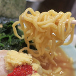 いずみ家 - らーめん並啜る