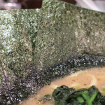 いずみ家 - らーめん並・ほうれん草　ズームアップ