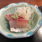 Ajidokoro Murata - カンパチの刺身もメチャ新鮮です。