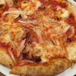 ザ・クリーム・ティーズ・スプーン・ファーム・ハウス - パンチェッタと玉ねぎのピッツァ
      ('2018.6月)