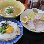萬福軒 - 桃つけ麺＆萬福焼豚たまご飯