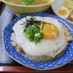 萬福軒 - 萬福焼豚たまご飯(ミニ)  ミニながら圧倒的な存在感を放つ笑