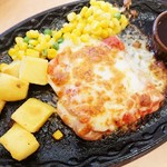 柔らかチキンのチーズ焼き　499円