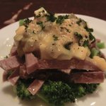 ビーボ デイリースタンド - 「子牛の舌とブロッコリーのサラダ」：まさに"舌に絡みつく"、濃厚な味わい！