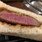 SATOブリアン - シャトーブリアンも柔らかくトロケル美味しさ、パンも美味しい。