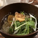 SATOブリアン - ◆ガーリック冷麺・・このお出汁、美味しい。 ガーリック風味もいいですし、お肉を頂いた後に冷たい冷麺はいいですねぇ。